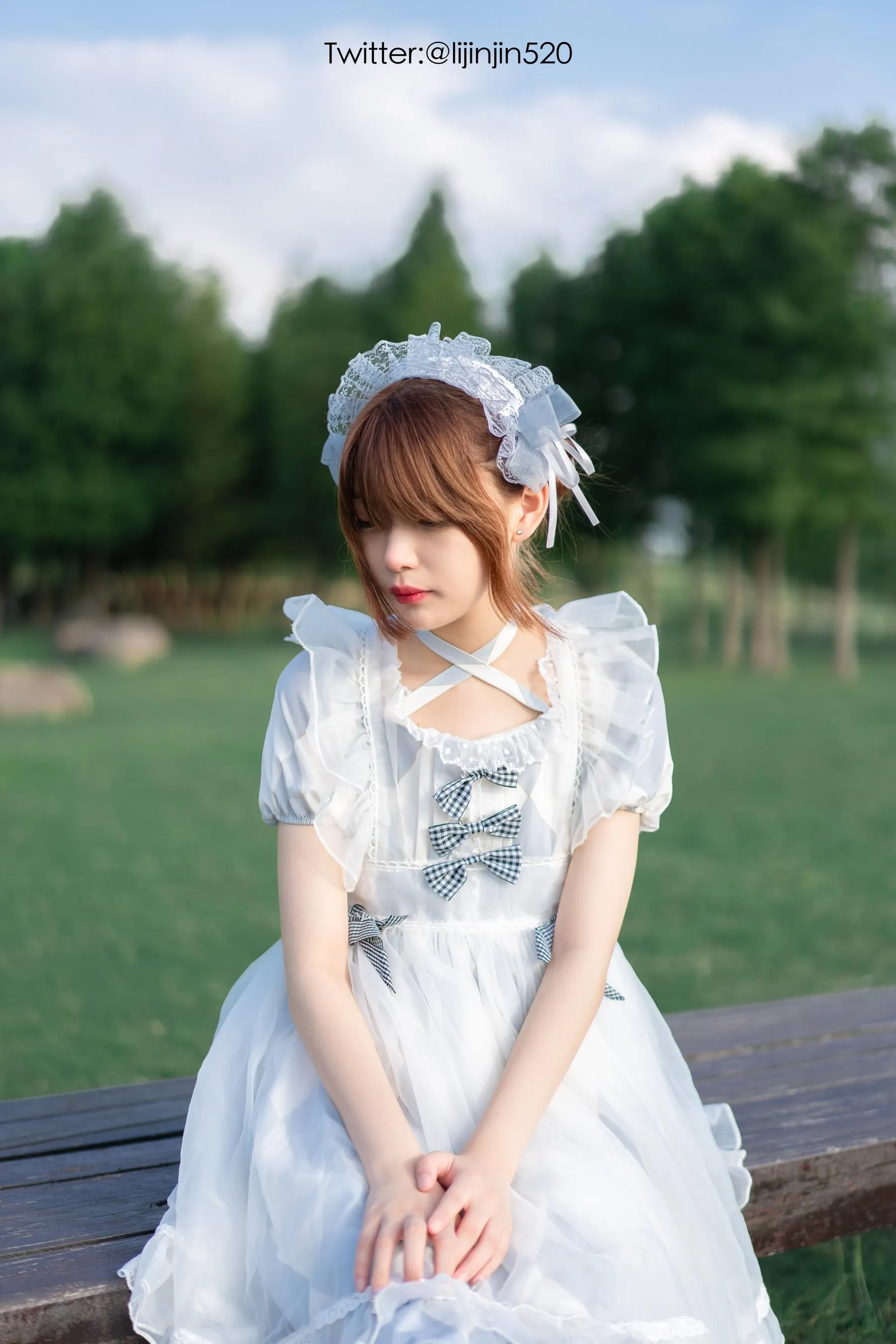 梨瑾瑾 – NO.13 草地 [22P]插图8